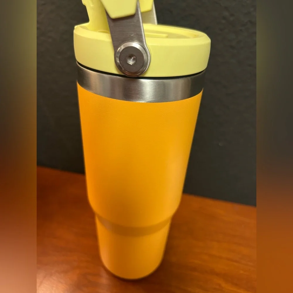 LTD edition Stanley Ice Flow Flip Straw Tumbler 30oz in Marigold - Picture 4 of 9